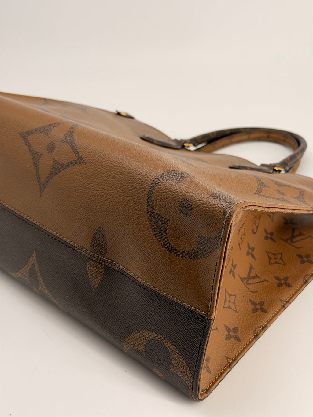 Louis Vuitton OnTheGo MM Monogram Canvas Tote Bag