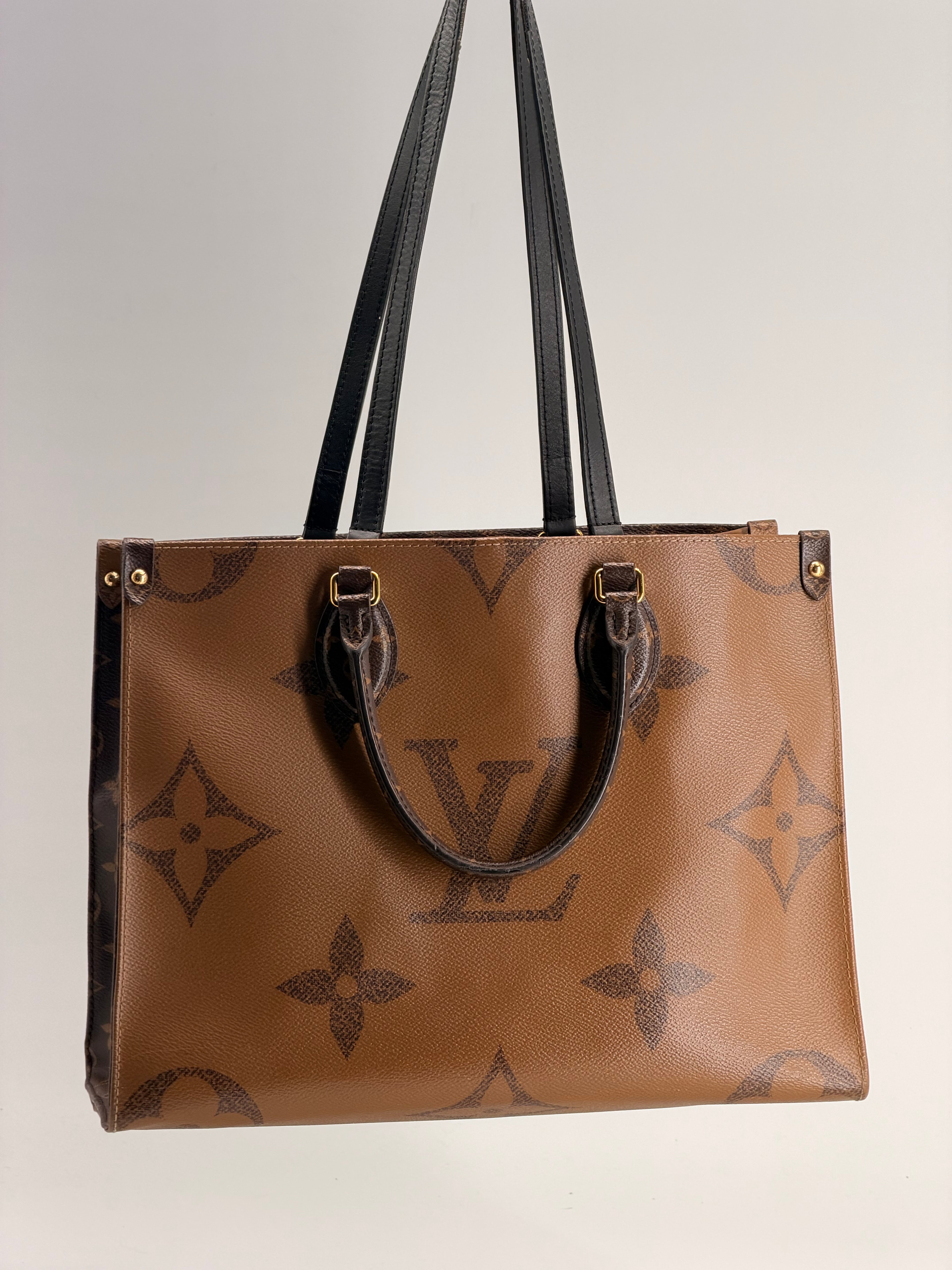 Louis Vuitton OnTheGo MM Monogram Canvas Tote Bag