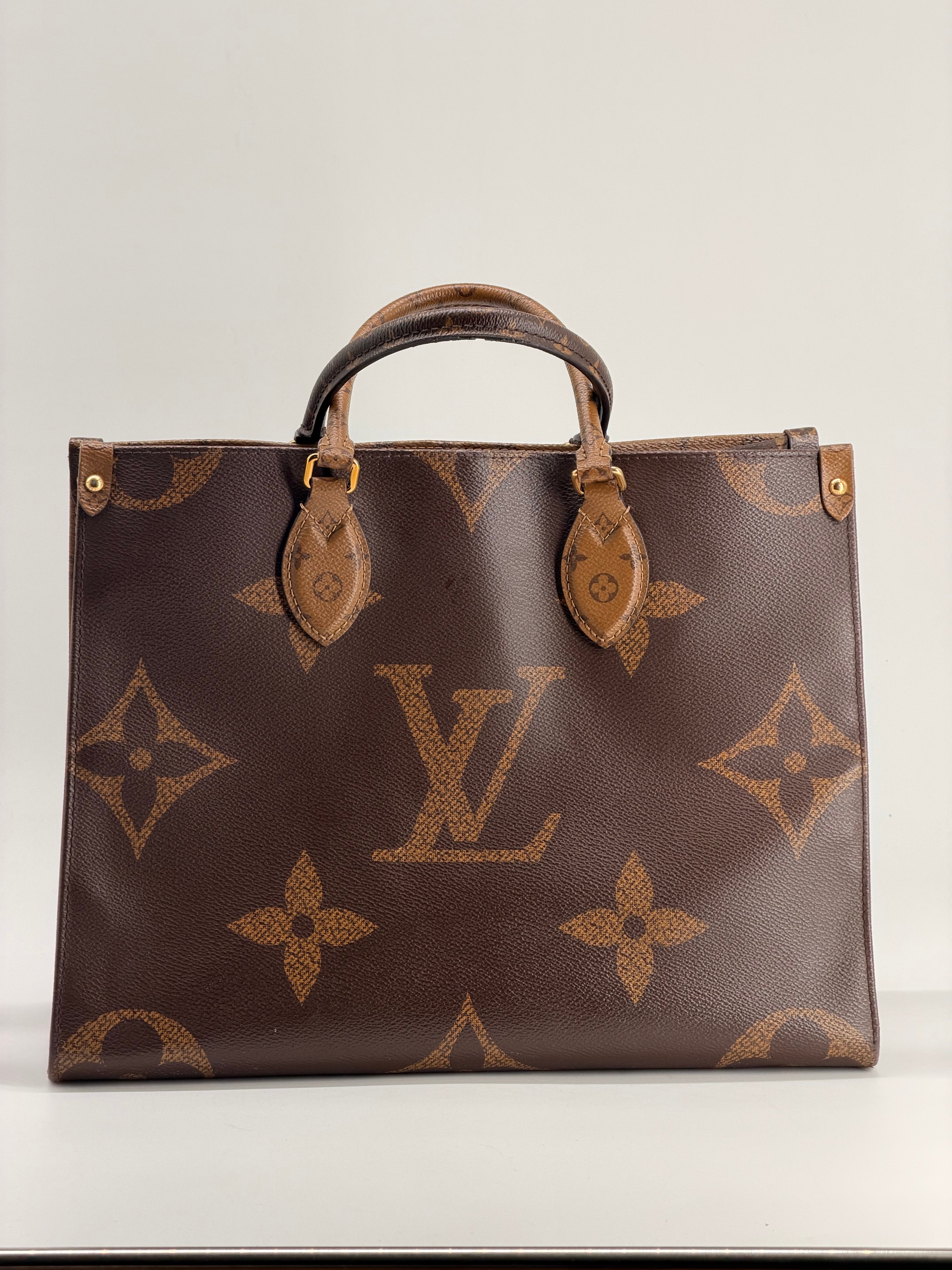 Louis Vuitton OnTheGo MM Monogram Canvas Tote Bag