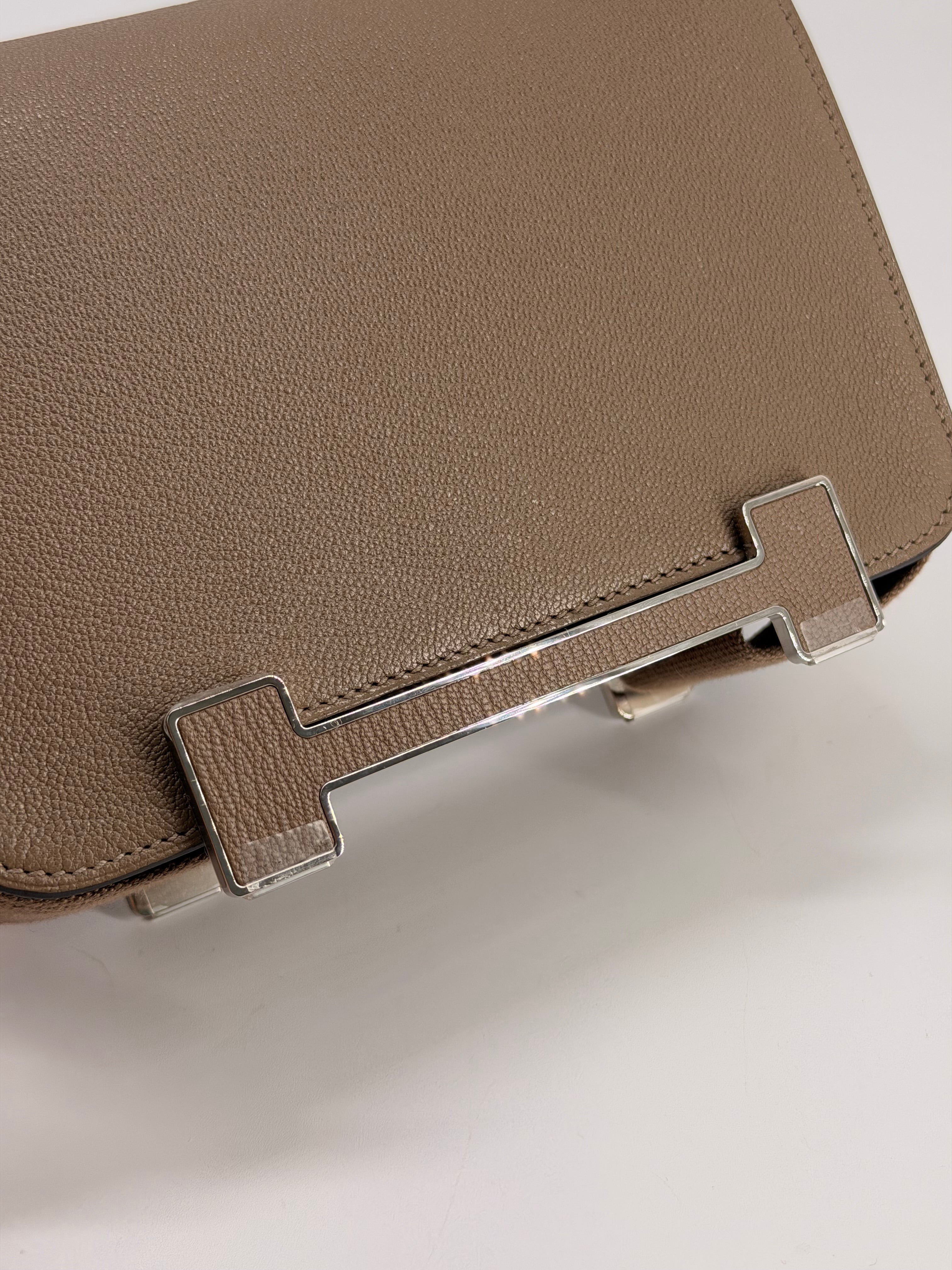 Hermes Geta Chèvre Mysore Etoupe Crossbody Bag Silver Hardware