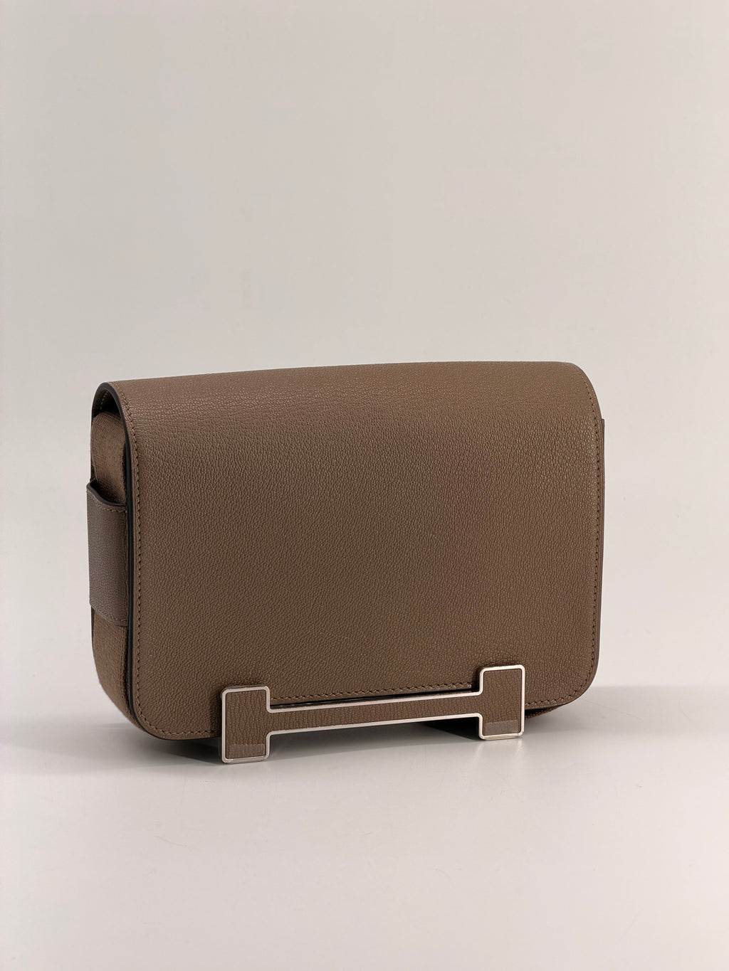 Hermes Geta Chèvre Mysore Etoupe Crossbody Bag Silver Hardware