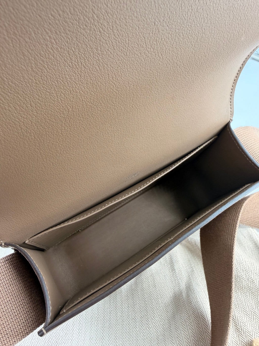 Hermes Geta Chèvre Mysore Etoupe Crossbody Bag Silver Hardware