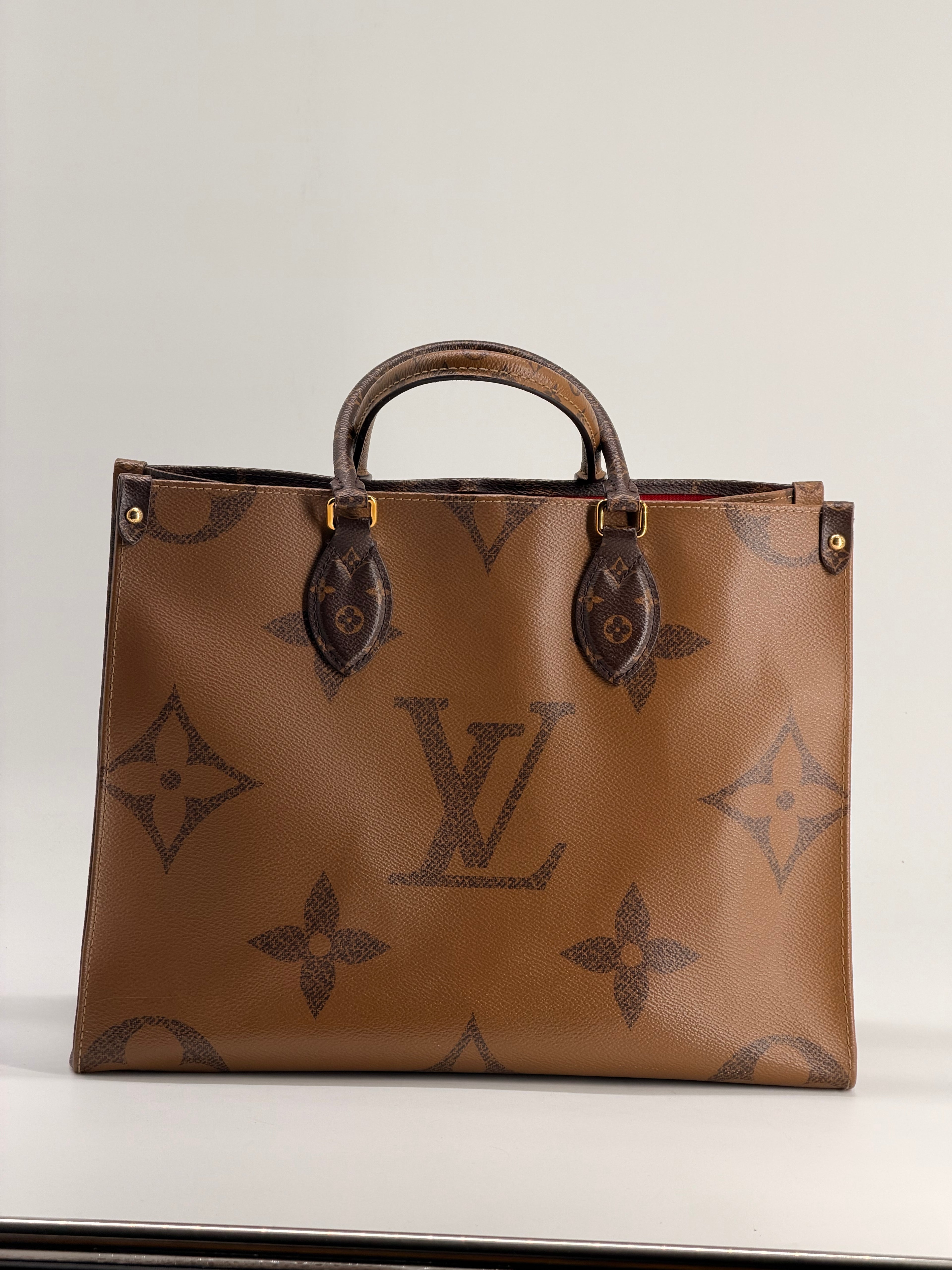 Louis Vuitton OnTheGo MM Monogram Canvas Tote Bag