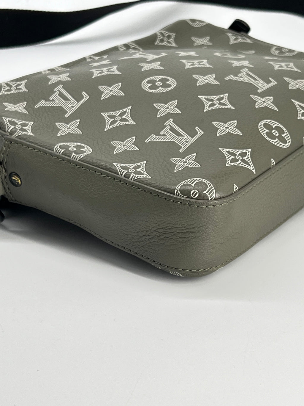 Louis Vuitton Trio Messenger Monogram Shadow Ink Green Bag