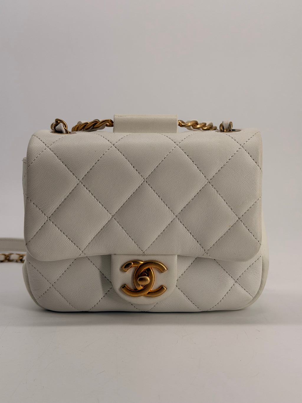 CHANEL MINI LAMBSKIN IN THE LOOP SHOULDER BAG WHITE