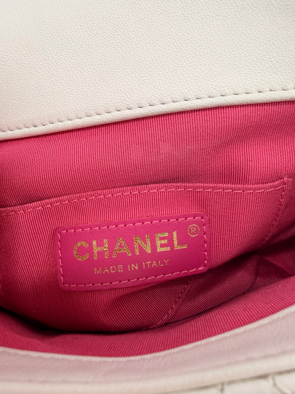 CHANEL MINI LAMBSKIN IN THE LOOP SHOULDER BAG WHITE