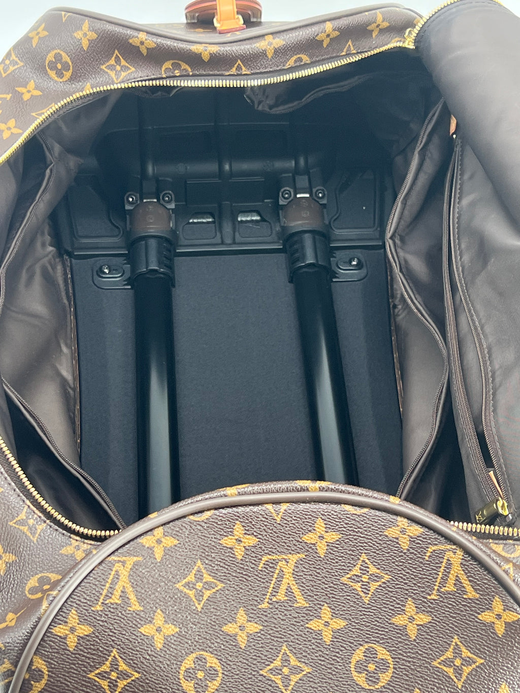 Louis Vuitton Neo Eole 55 Monogram Canvas Rolling Duffel Bag