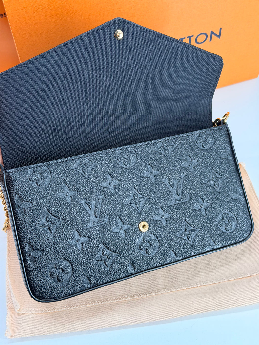 LOUIS VUITTON Pochette Felicie Monogram Empreinte Leather Crossbody Bag w/pouch