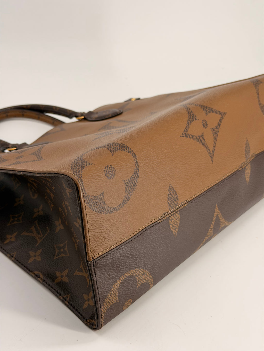 Louis Vuitton OnTheGo MM Monogram Canvas Tote Bag