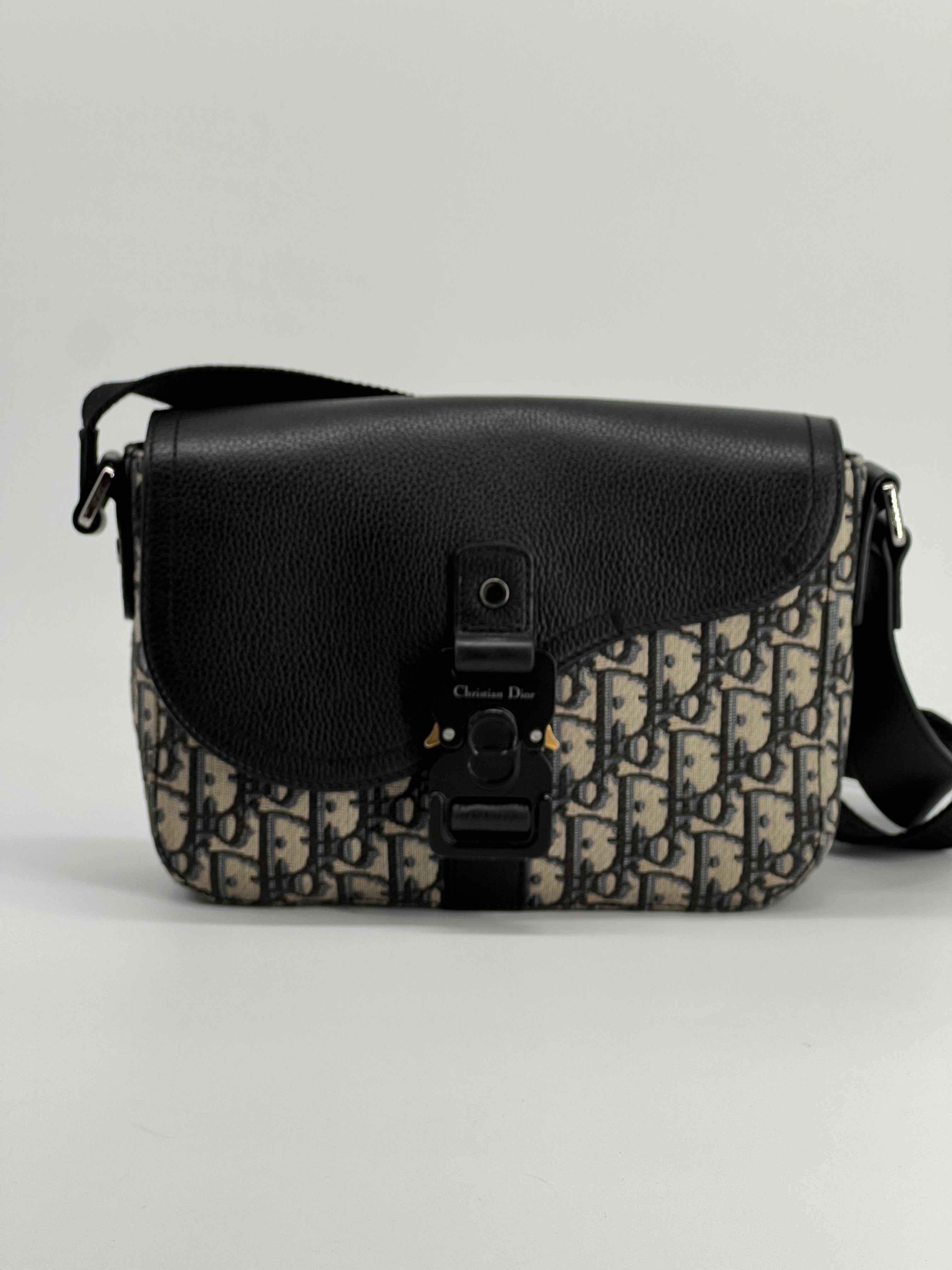 Dior Saddle Small Messenger Bag in Dark Blue Dior Oblique Jasquard Canvas