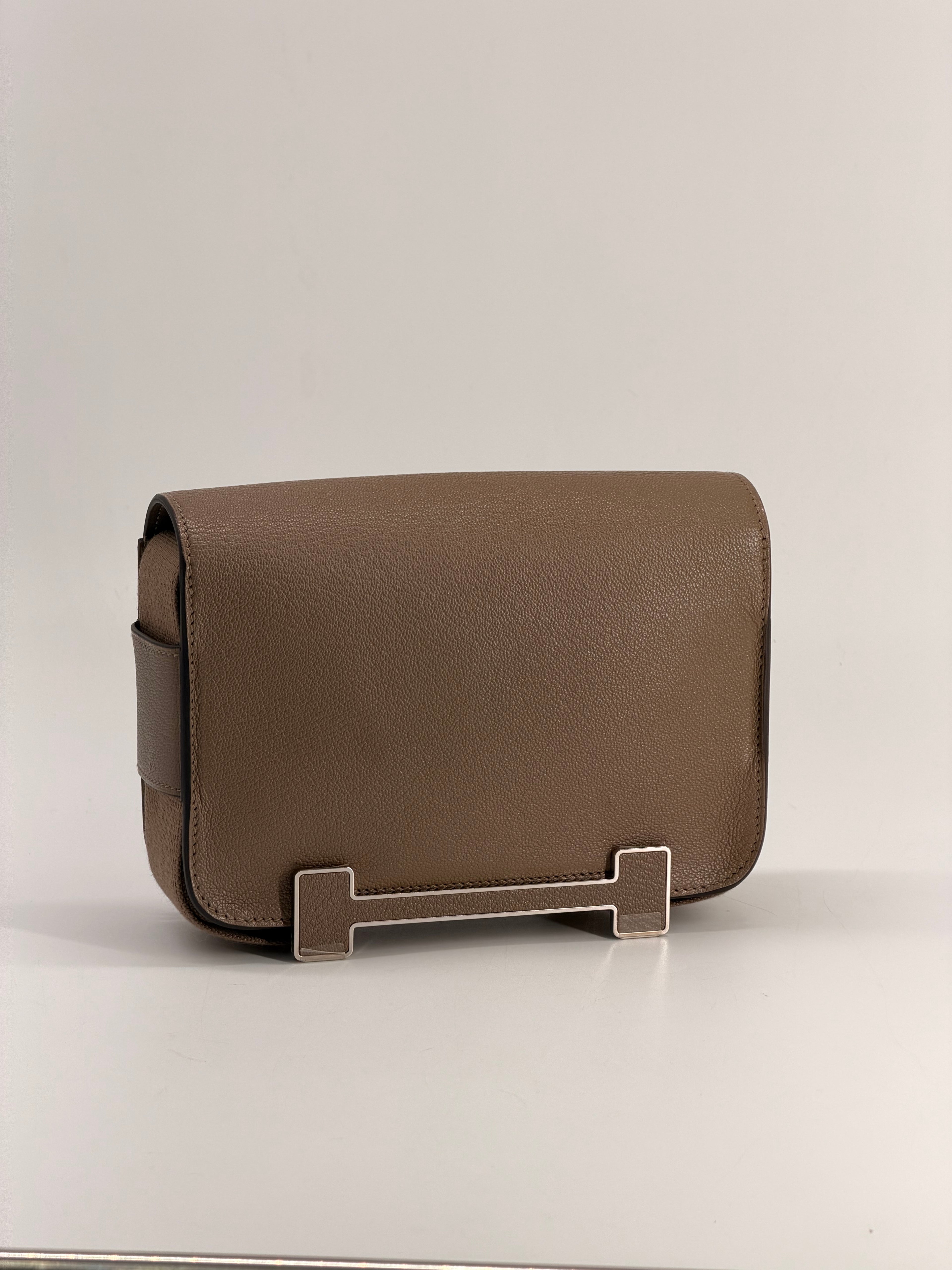 Hermes Geta Chèvre Mysore Etoupe Crossbody Bag Silver Hardware