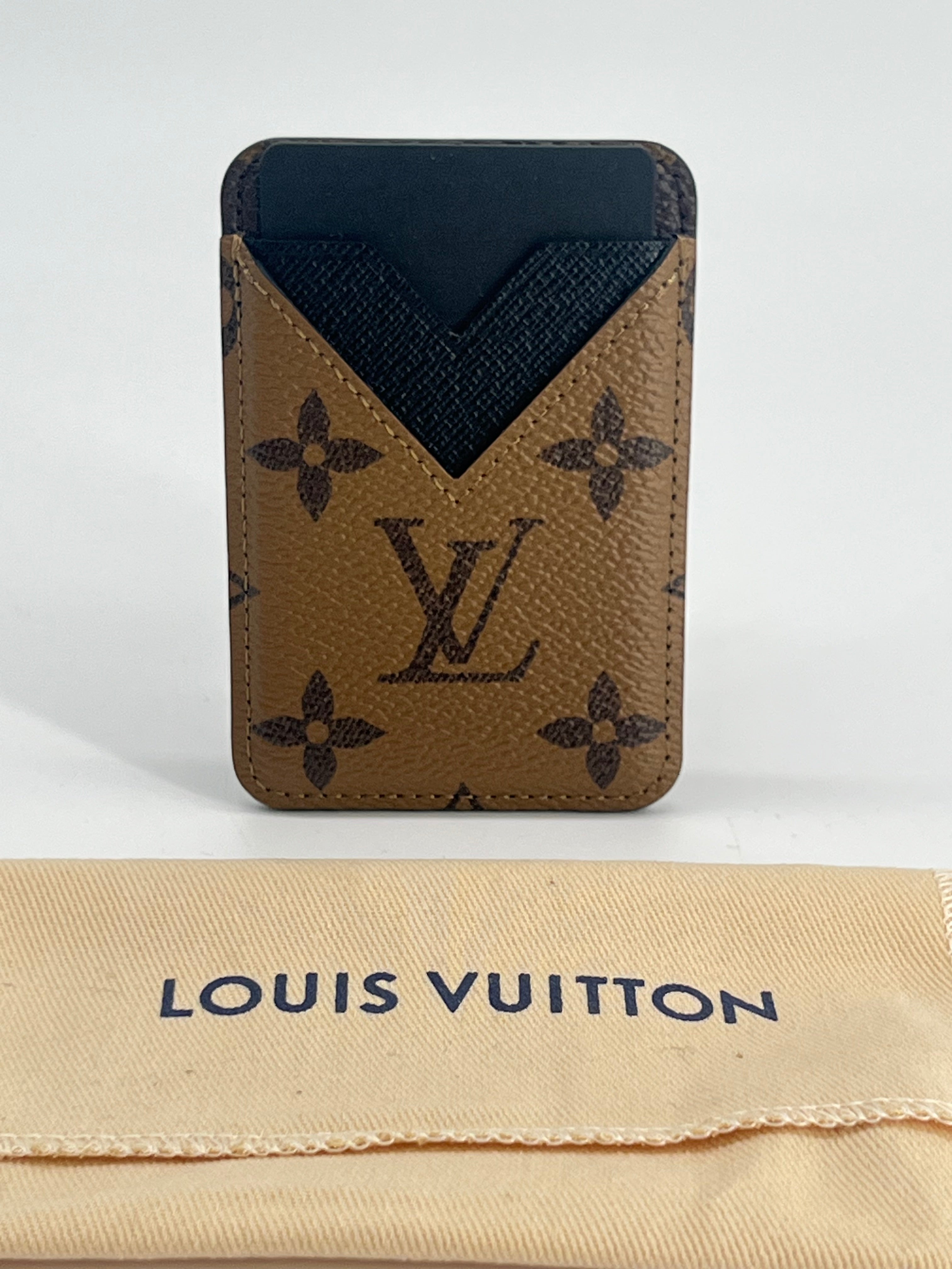 Louis Vuitton Magnetic Card Holder In Monogram Reverse Canvas