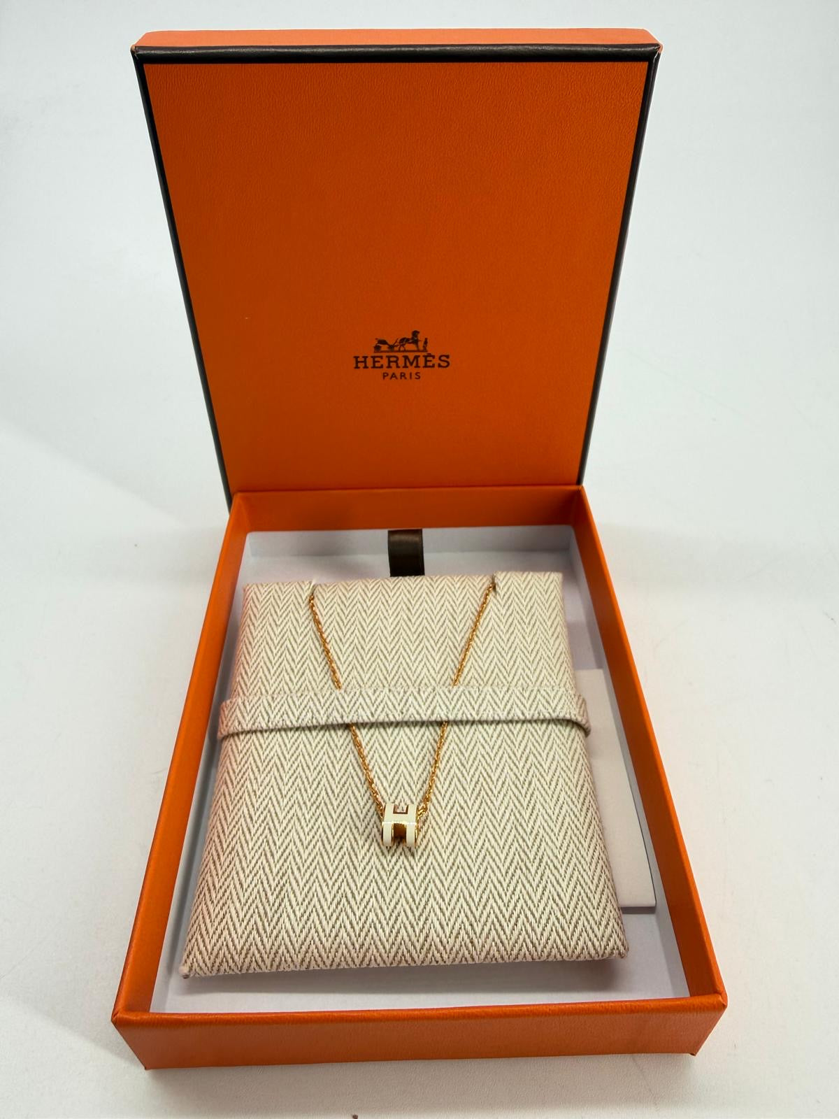 Hermes Mini Pop H pendant Necklace White