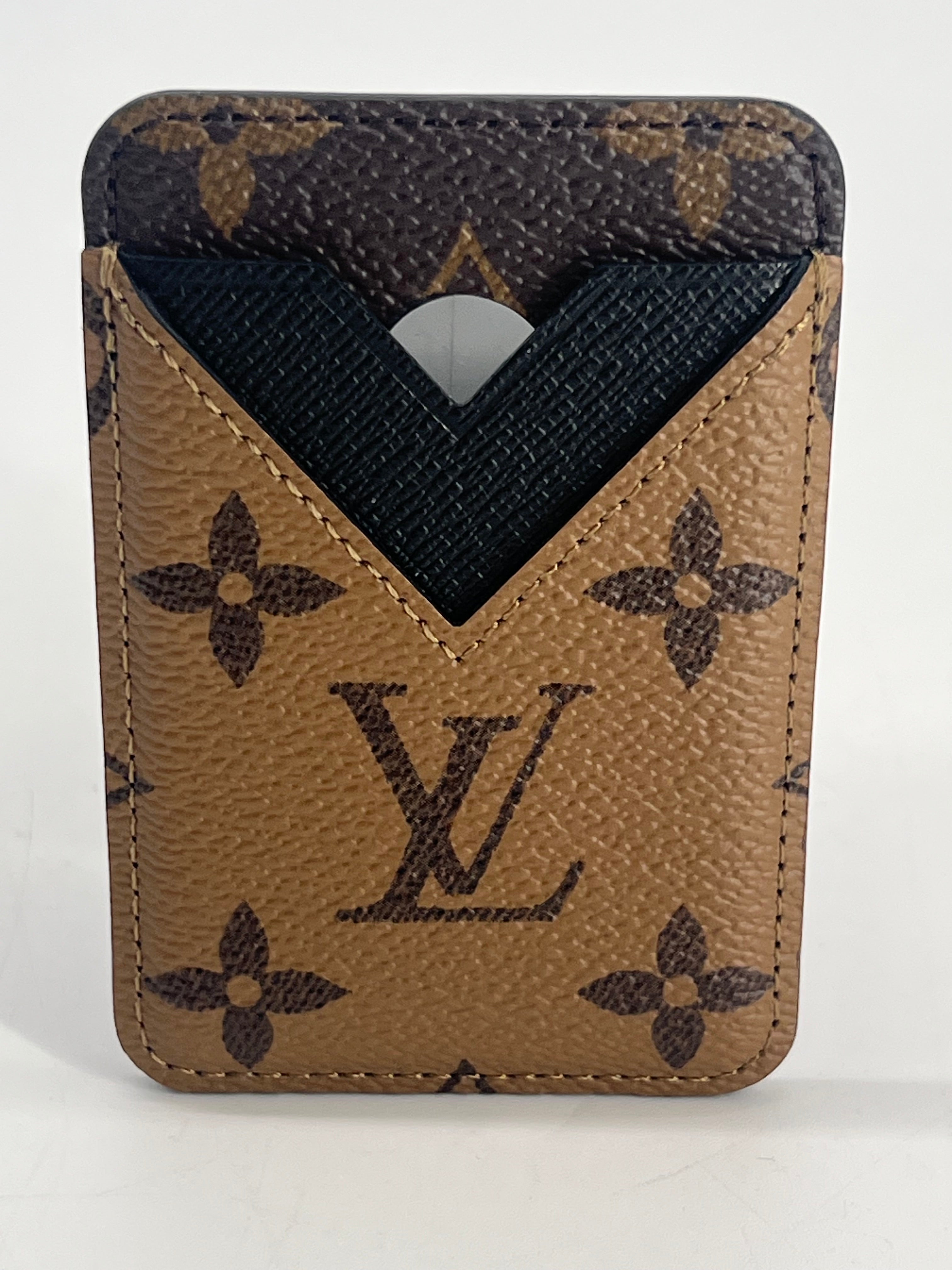 Louis Vuitton Magnetic Card Holder In Monogram Reverse Canvas