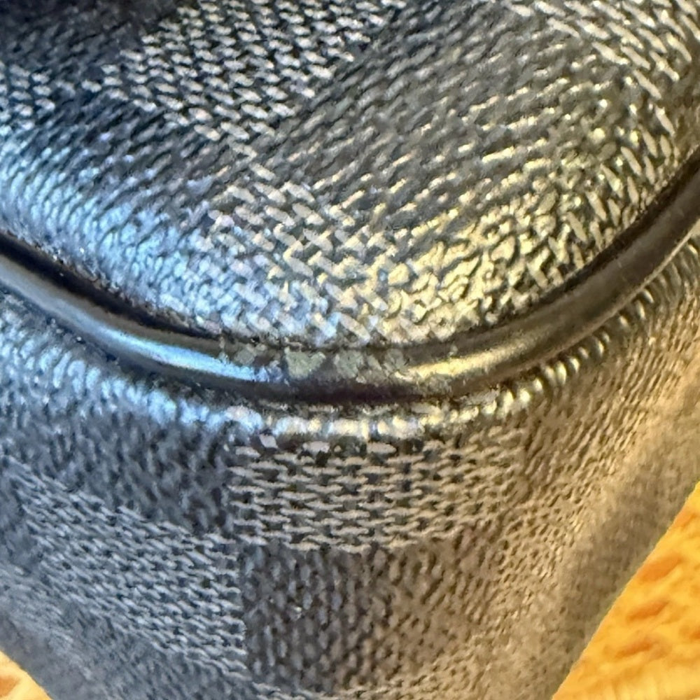 Louis Vuitton Daniel Messenger Bag Damier Graphite MM