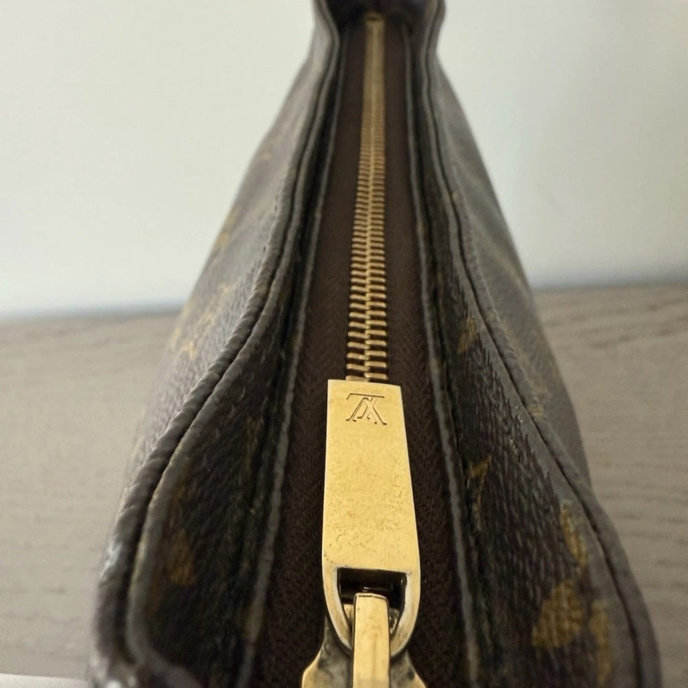 Louis Vuitton Looping MM Shoulder Bag Brown Canvas