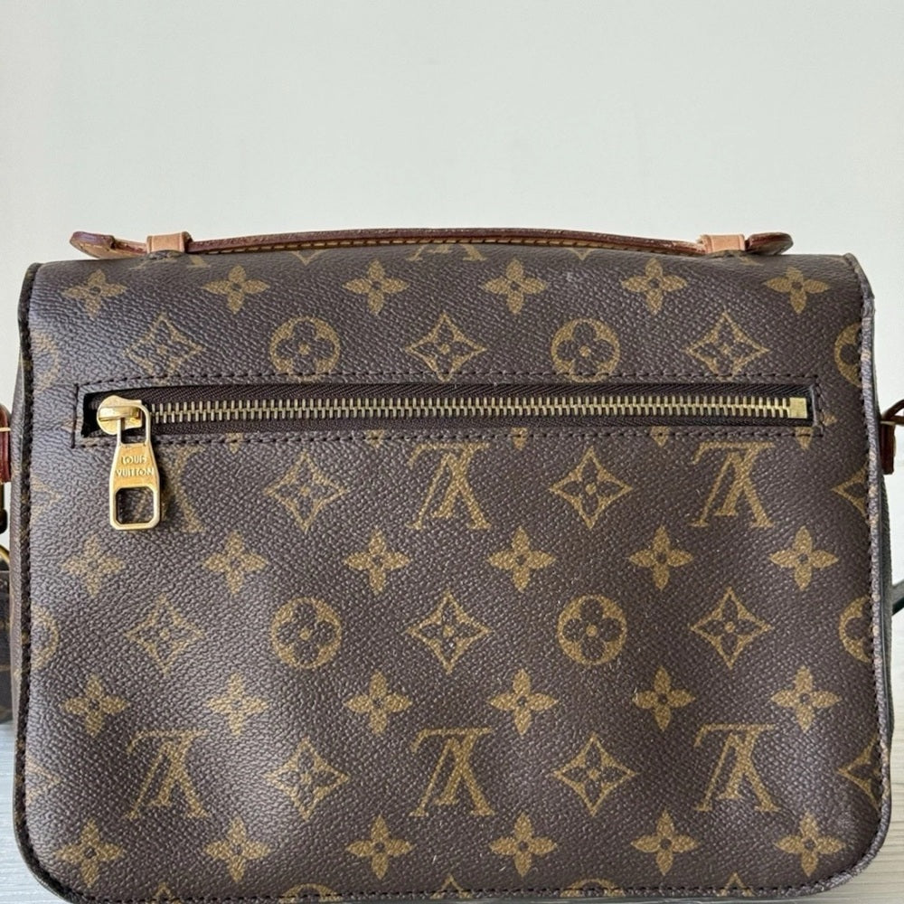 Louis Vuitton Pochette Métis Shoulder Bag Brown Canvas