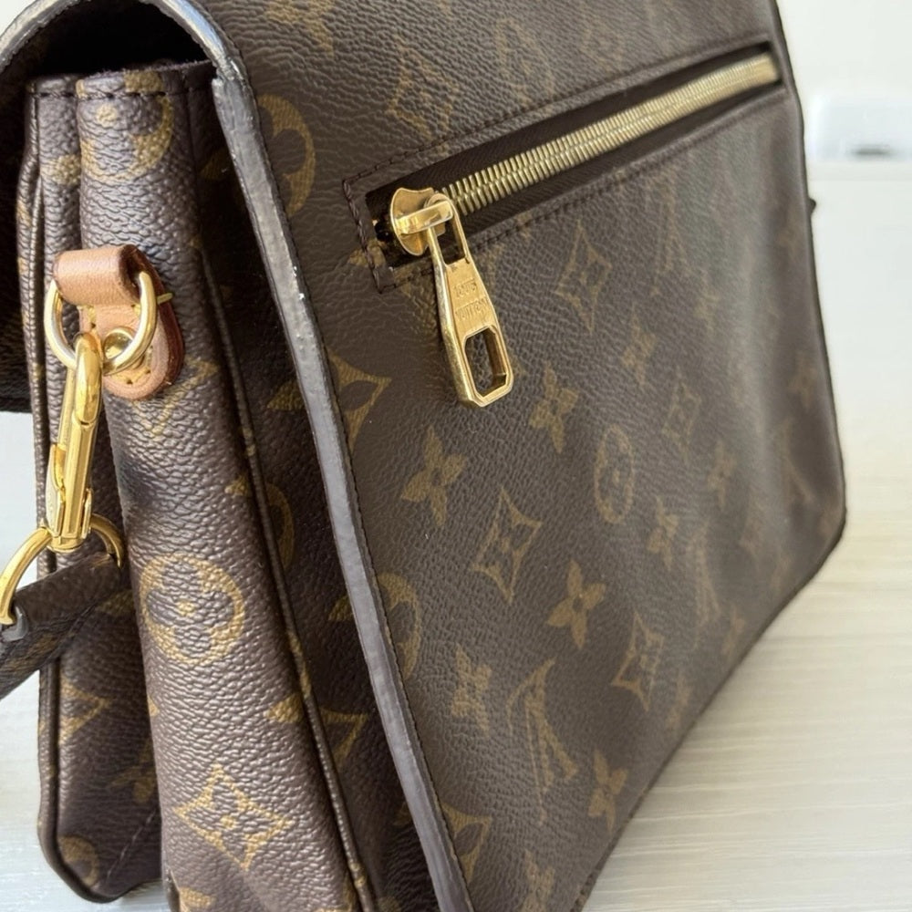 Louis Vuitton Pochette Métis Shoulder Bag Brown Canvas