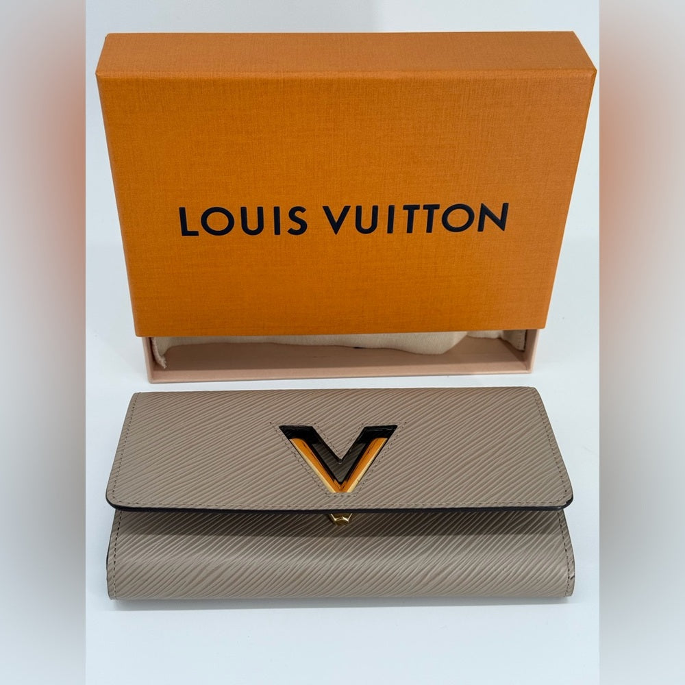 Louis Vuitton Twist Wallet in Epi Leather Beige w/ Box and Dust bag