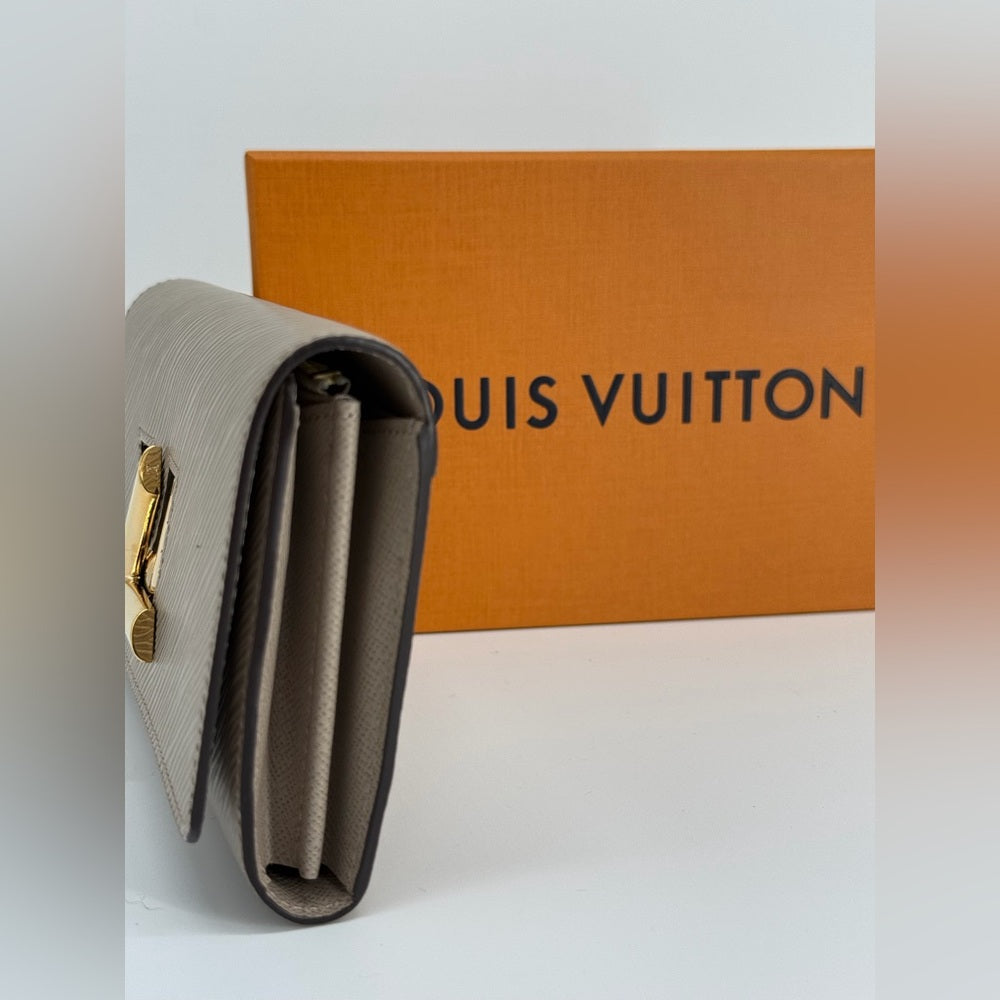 Louis Vuitton Twist Wallet in Epi Leather Beige w/ Box and Dust bag