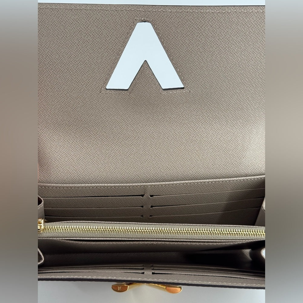Louis Vuitton Twist Wallet in Epi Leather Beige w/ Box and Dust bag