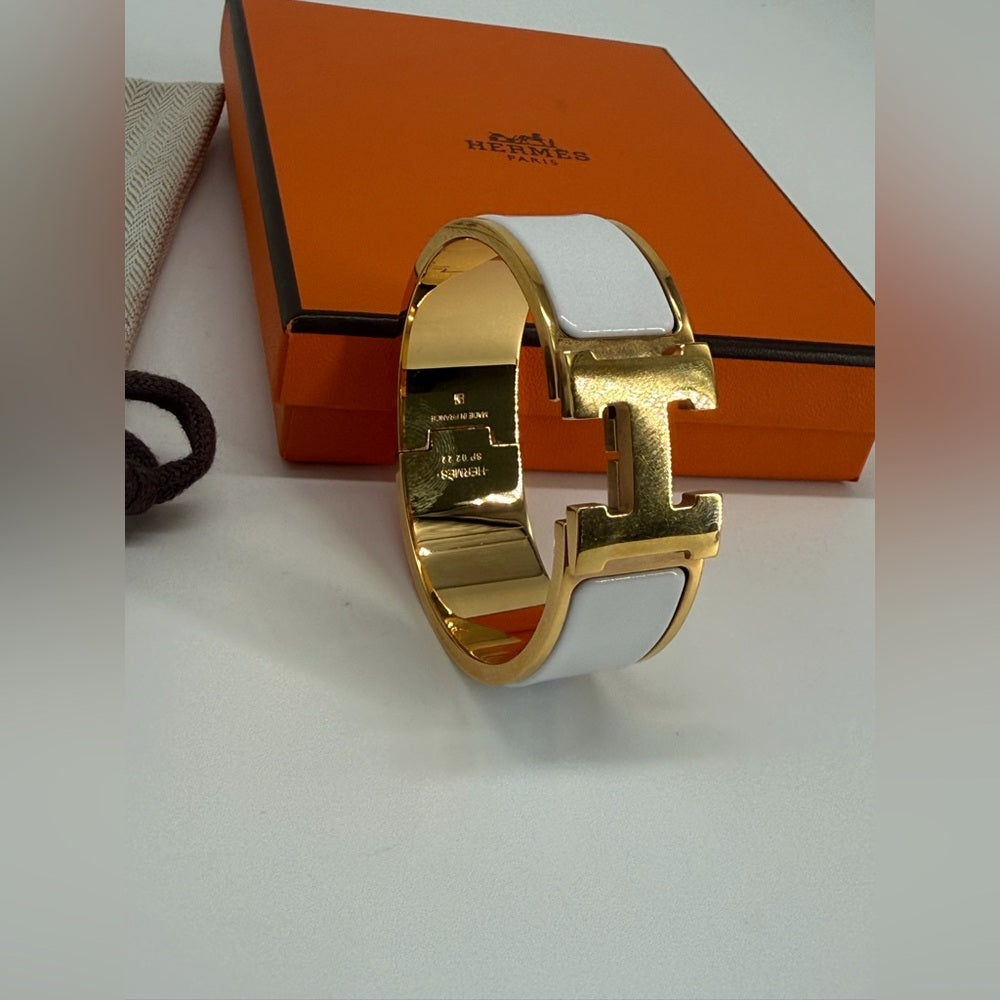 HERMES Yellow Gold Plated White Enamel Clic Clac H Wide Bracelet
