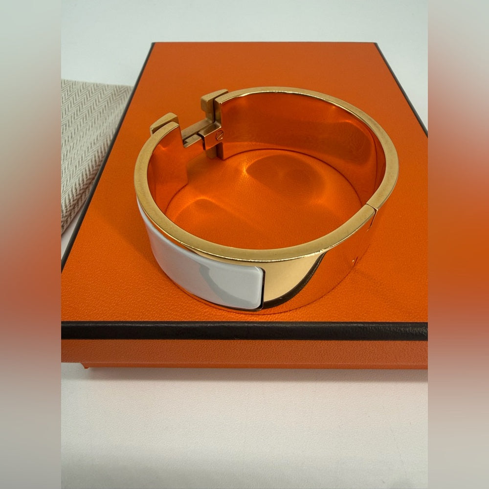 HERMES Yellow Gold Plated White Enamel Clic Clac H Wide Bracelet