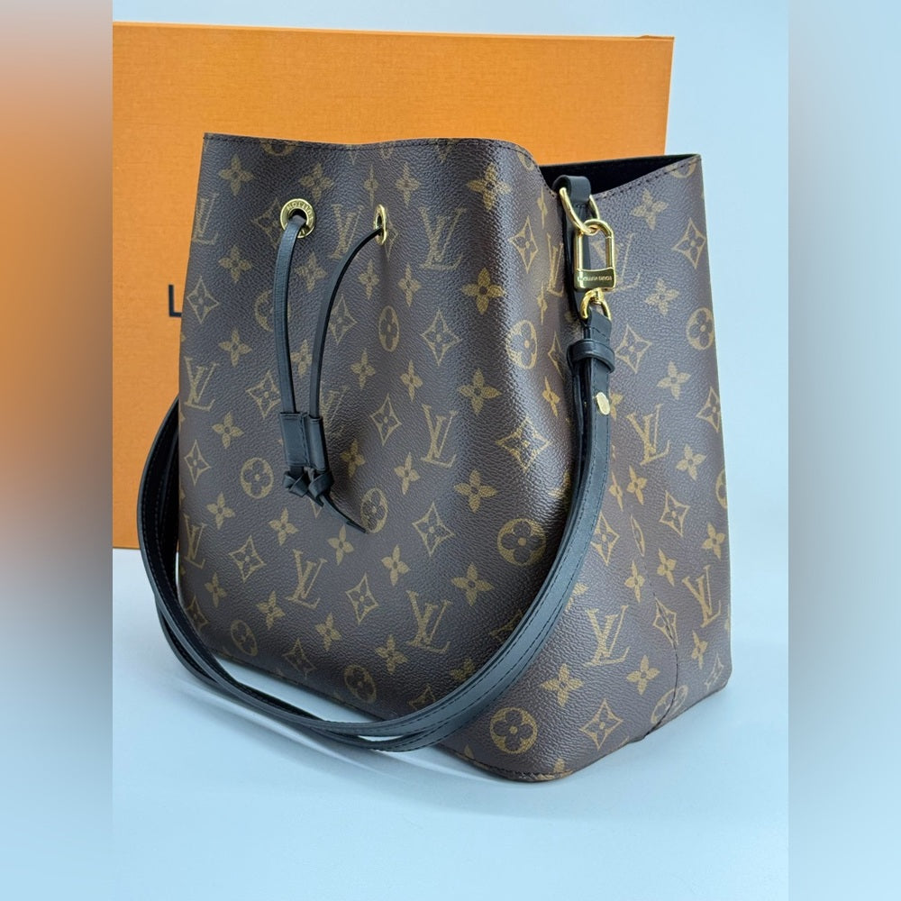 Louis Vuitton NéoNoé Bucket MM Brown Leather Shoulder Bag