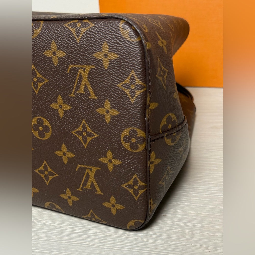 Louis Vuitton NéoNoé Bucket MM Brown Leather Shoulder Bag