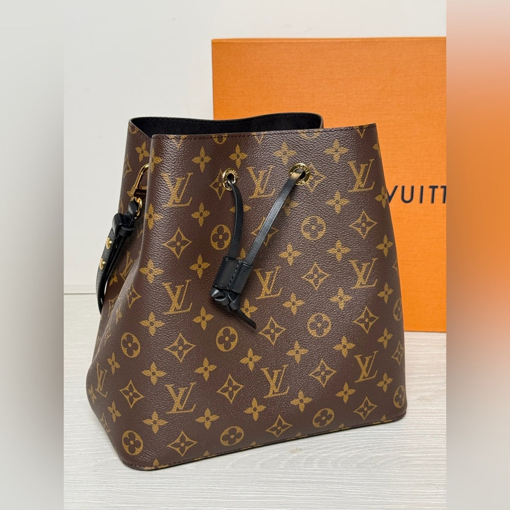 Louis Vuitton NéoNoé Bucket MM Brown Leather Shoulder Bag