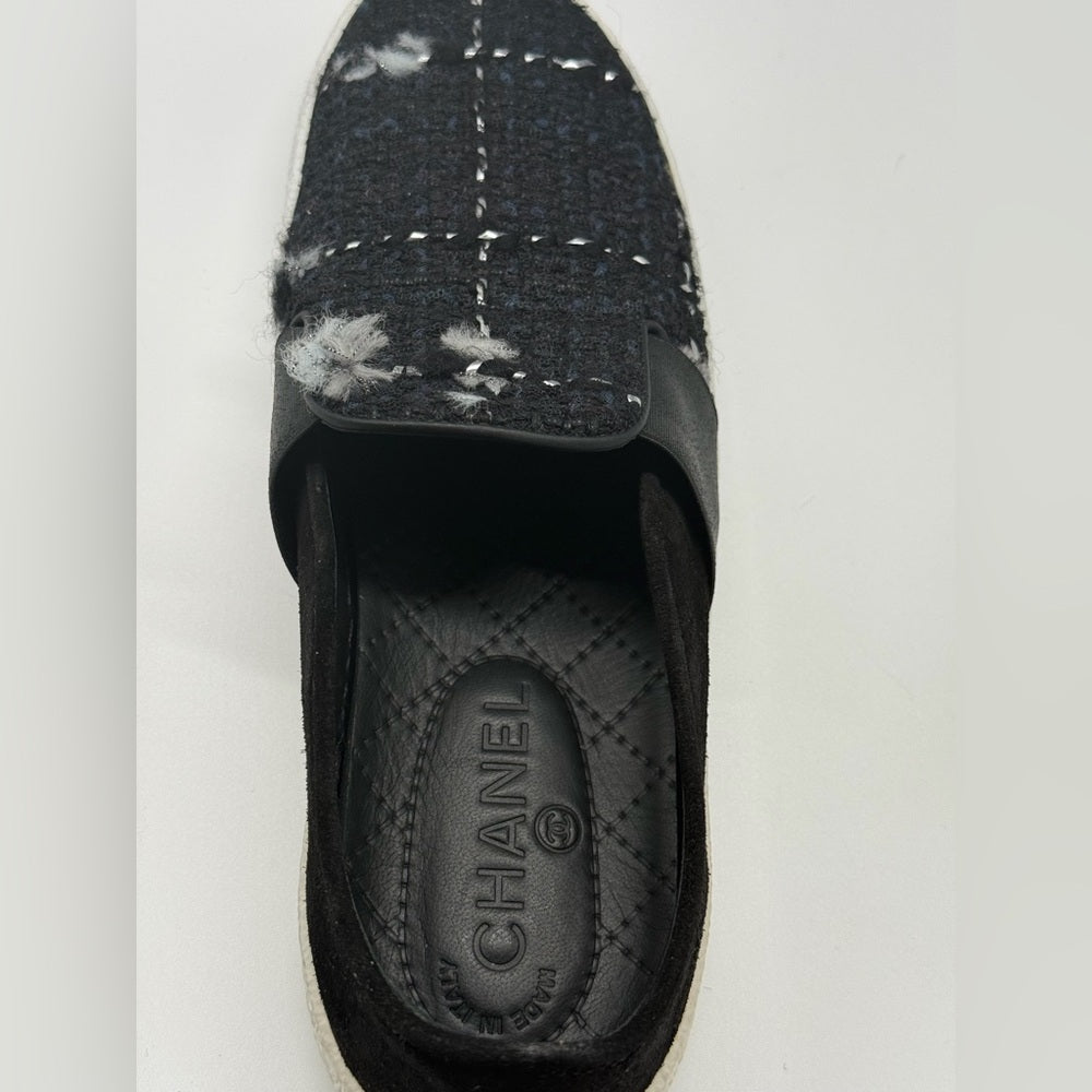 Chanel Interlocking Tweed Sneakers Size 39