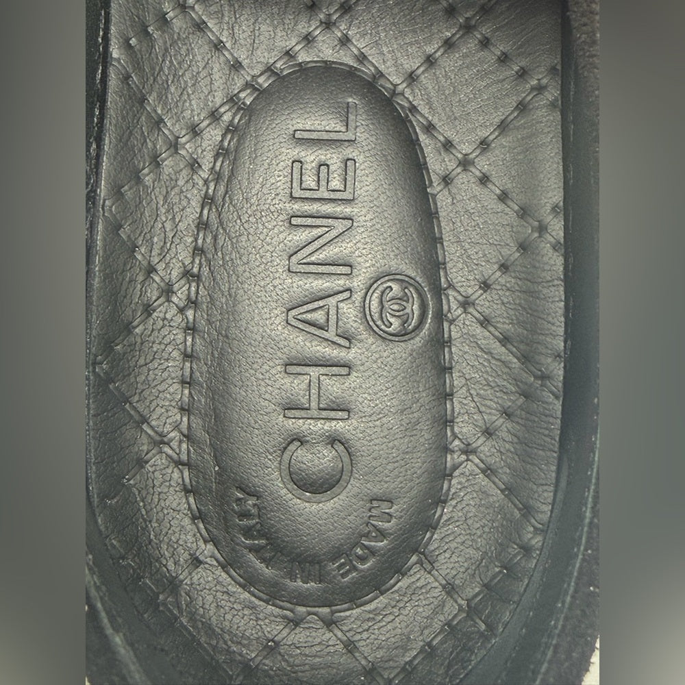 Chanel Interlocking Tweed Sneakers Size 39