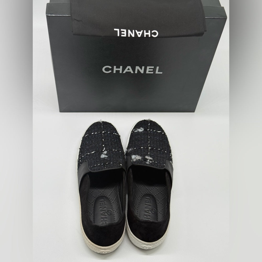 Chanel Interlocking Tweed Sneakers Size 39