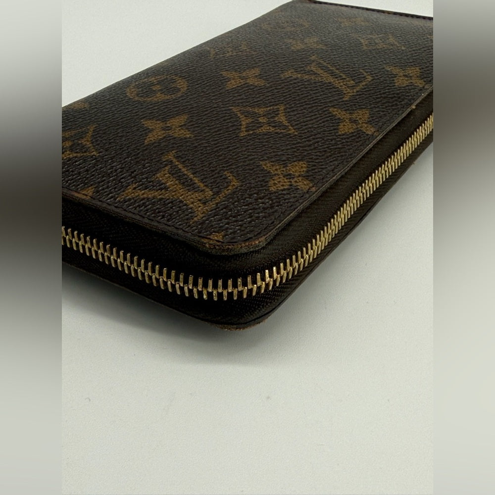 Louis Vuitton Zippy Monogram Brown Canvas Wallet