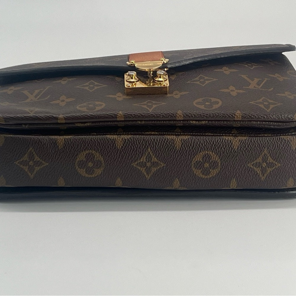 Louis Vuitton Pochette Metis Monogram Canvas Shoulder Bag