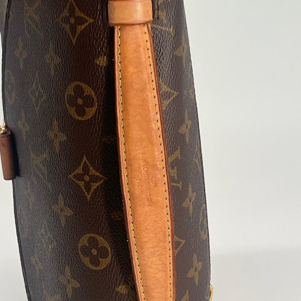 Louis Vuitton Pochette Metis Monogram Canvas Shoulder Bag