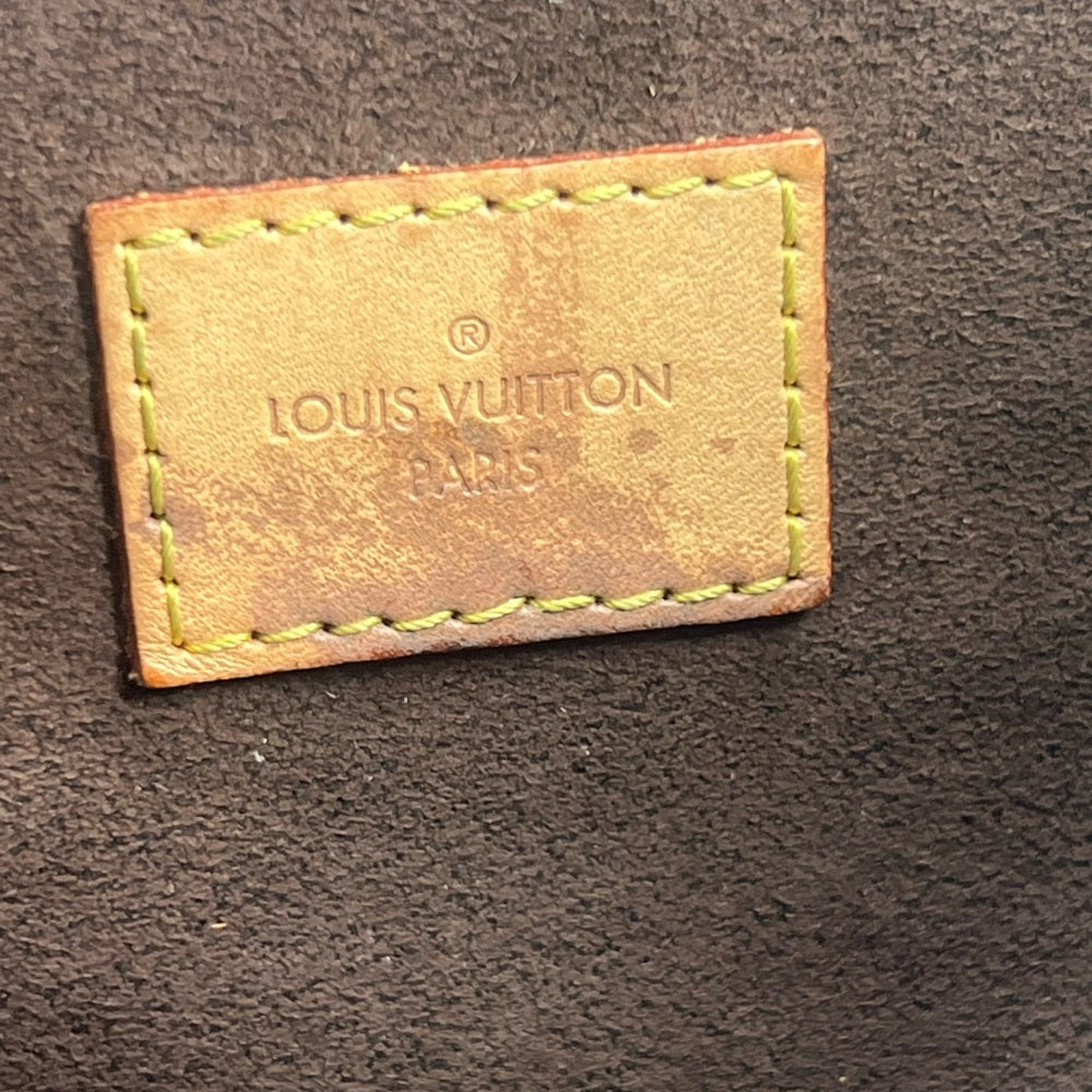 Louis Vuitton Pochette Metis Monogram Canvas Shoulder Bag