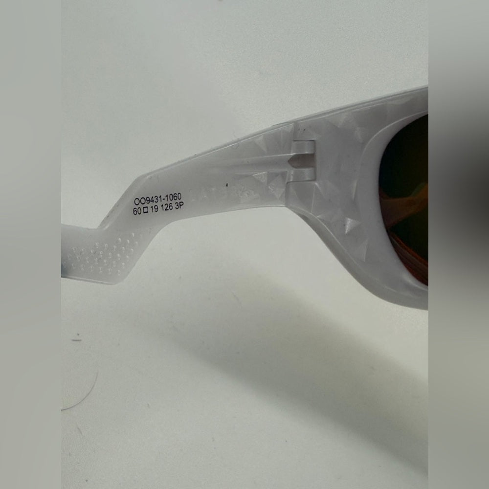 Oakley 009431 Lateralis Matte Vapor Frame/ Prizm Ruby Polarized Lense Sunglasses