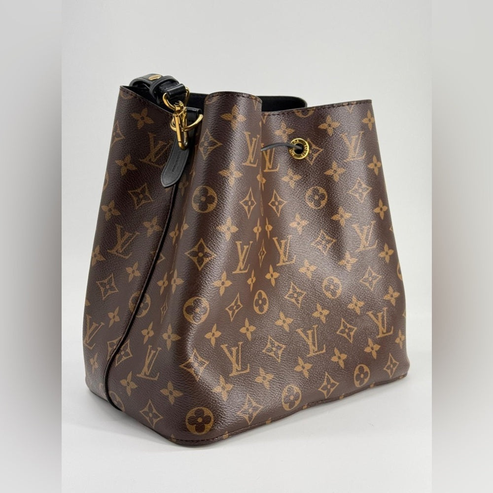 Louis Vuitton NéoNoé MM Monogram Canvas Shoulder Bag