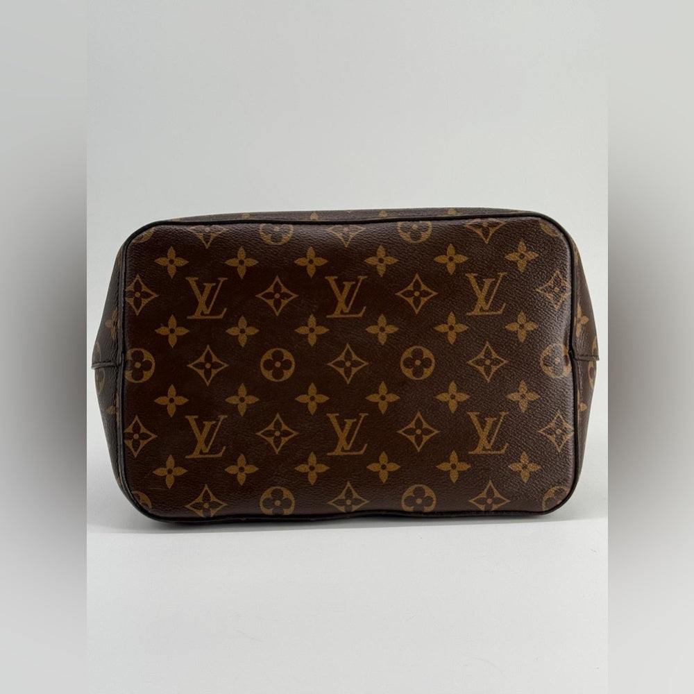 Louis Vuitton NéoNoé MM Monogram Canvas Shoulder Bag