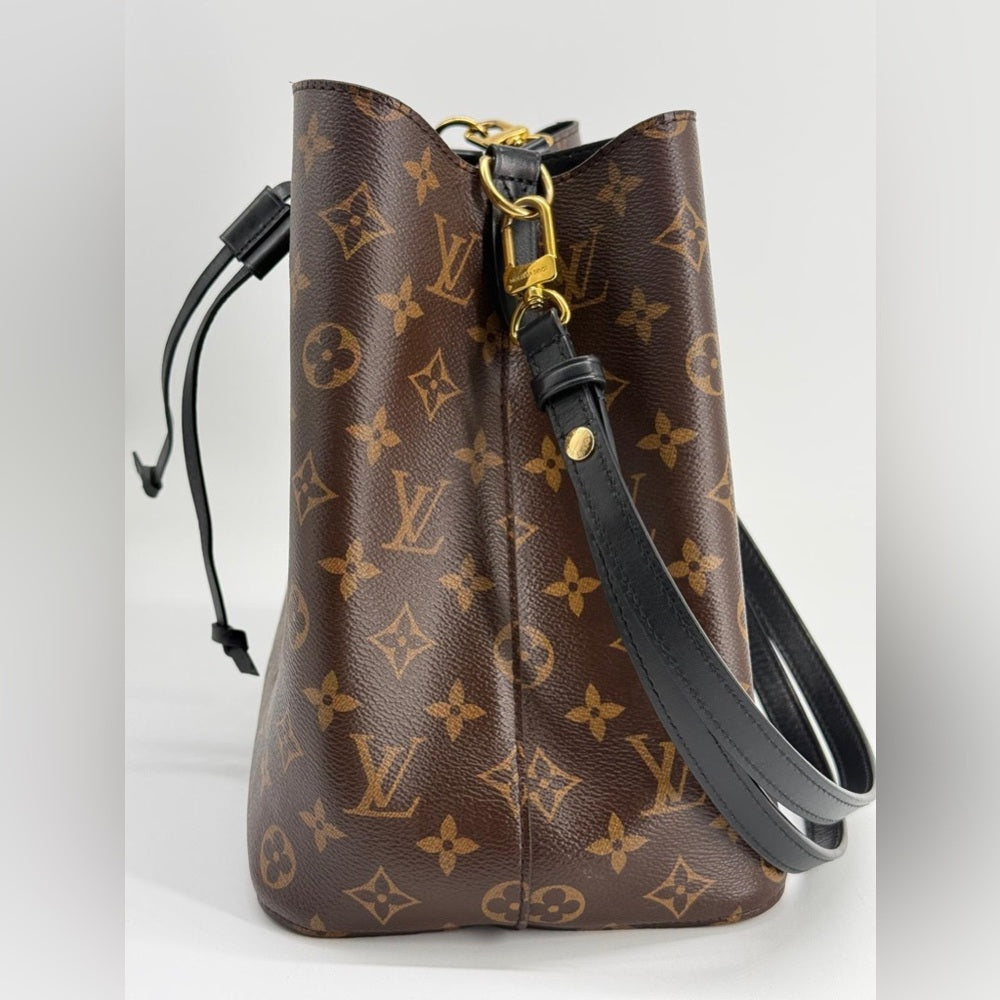Louis Vuitton NéoNoé MM Monogram Canvas Shoulder Bag