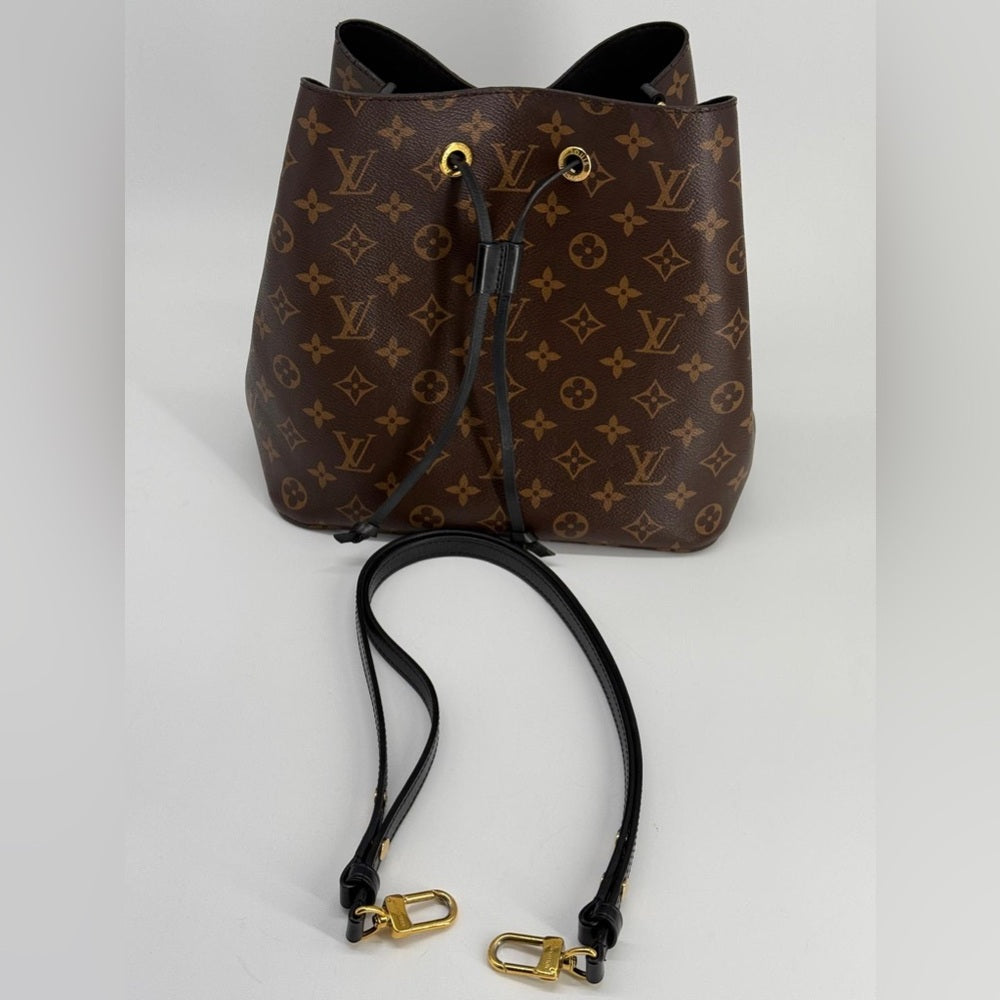 Louis Vuitton NéoNoé MM Monogram Canvas Shoulder Bag