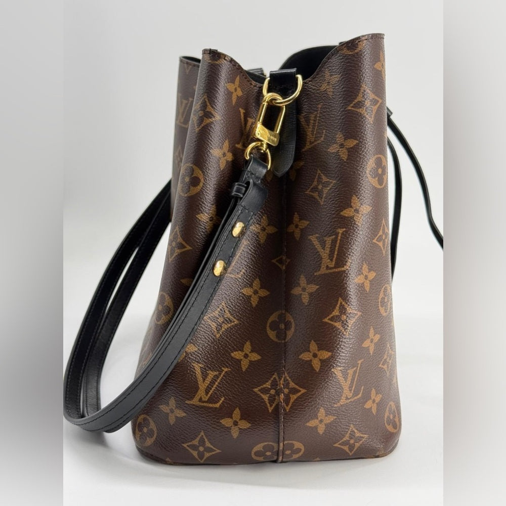 Louis Vuitton NéoNoé MM Monogram Canvas Shoulder Bag