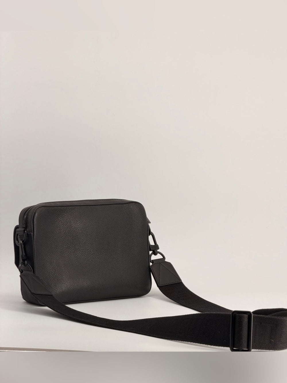 Louis Vuitton Calfskin Aerogram Fastline Messenger Bag Black