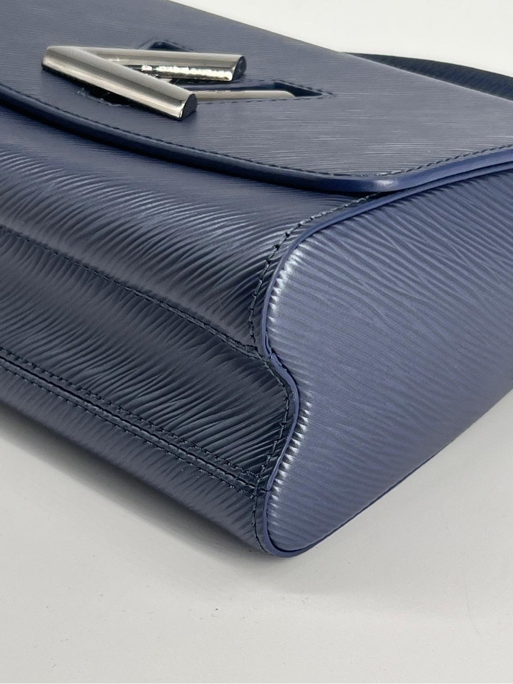 Louis Vuitton Epi Twist MM Blue Shoulder Bag Silver Hardware