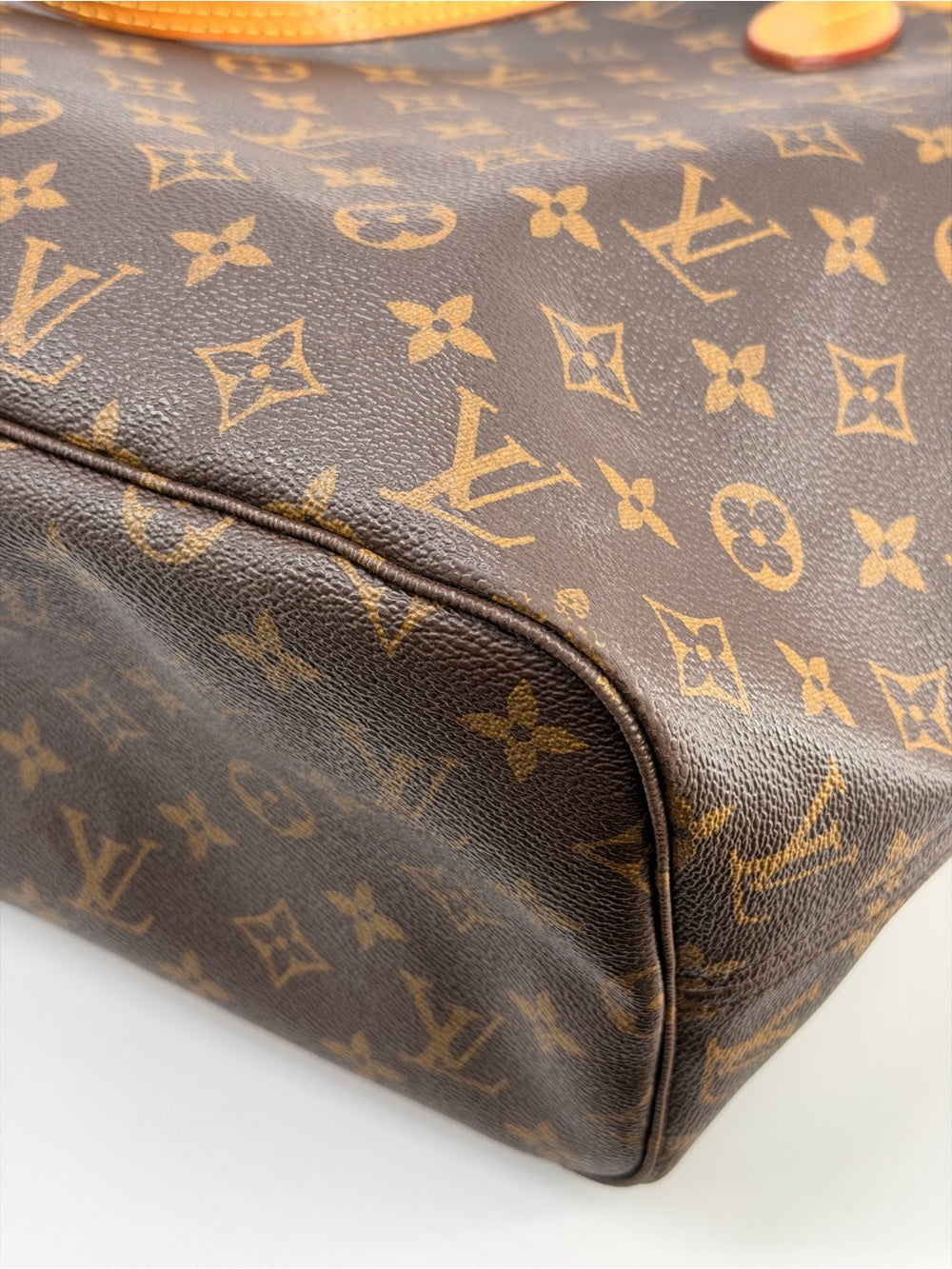 Louis Vuitton Neverfull Tote MM Brown Canvas Monogram Bag with Pouch