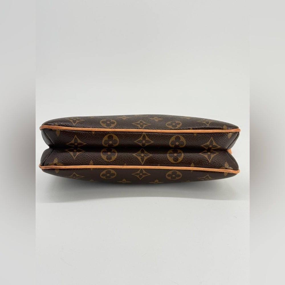 LOUIS VUITTON Liv Monogram Pochette Shoulder bag