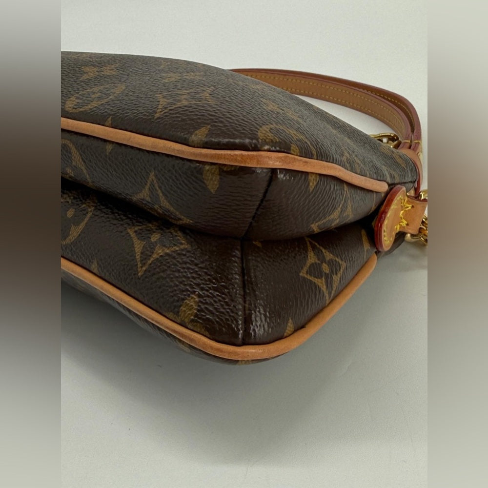 LOUIS VUITTON Liv Monogram Pochette Shoulder bag