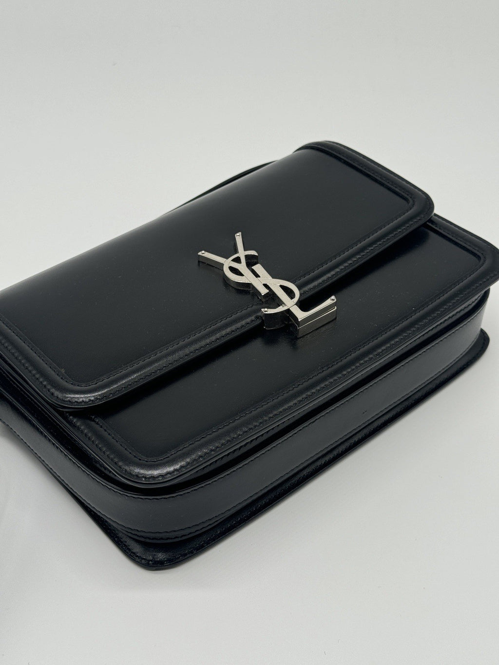 Saint Laurent Solferino  Medium Black Leather Shoulder Bag 2023 — view 4