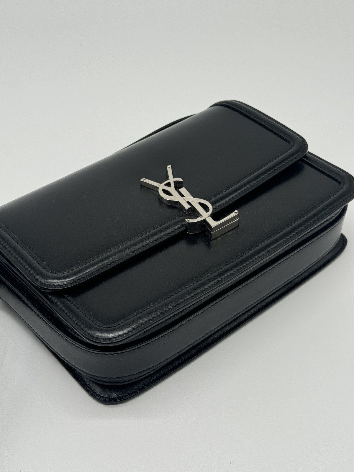 Saint Laurent Solferino  Medium Black Leather Shoulder Bag 2023 — view 4